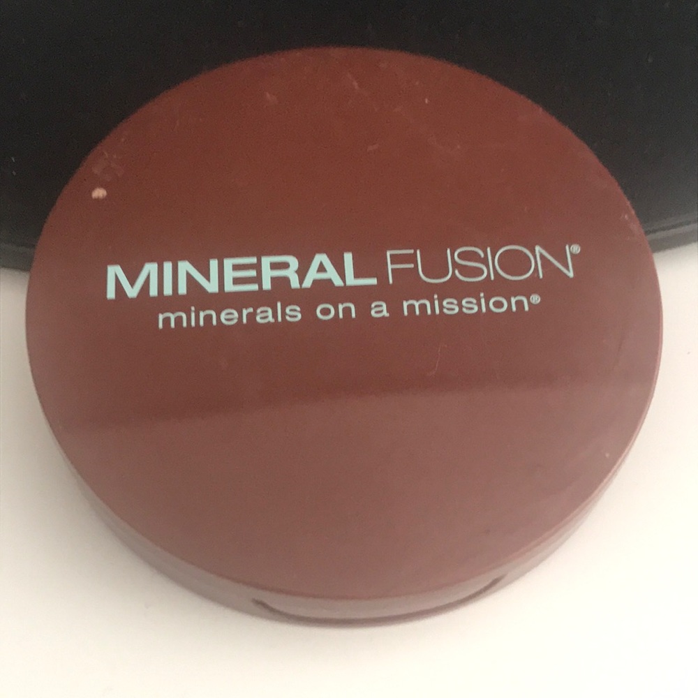 Mineral Fusion Deep 1 Pressed Powder Foundation